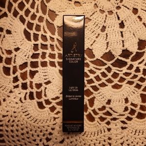 Artistry Lip Gloss Natural